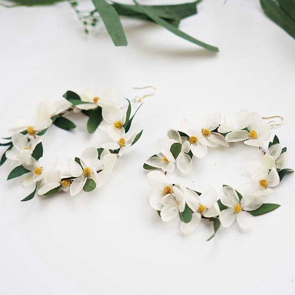 Bridal Dried Flower Circle Ear Clips